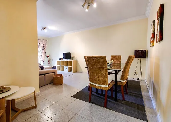 Ap Amorosa - 5 Minutes From The