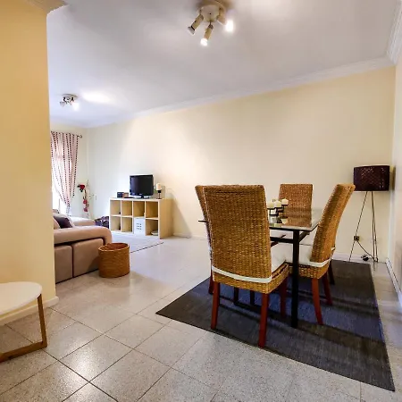 Ap Amorosa - 5 Minutes From The